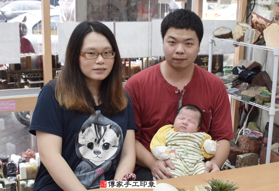 李寶寶(新北永和區嬰兒寶寶滿月剃頭理髮、免費嬰兒剃胎毛儀式吉祥話)。中國風會場，爸媽寶貝免費穿「日中韓」古裝禮服。專業拍照、DVD光碟、證書。★購買「臍帶章、肚臍章、胎毛筆刷印章」贈送：剃頭、收涎、抓周，三選一。 2015.11.29 照片2
