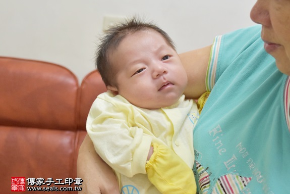 剃胎毛、滿月剃頭、嬰兒剃頭、嬰兒理髮、嬰兒剃髮、嬰兒剃胎毛、嬰兒滿月剃頭、寶寶剃頭、剃胎毛儀式、剃胎毛吉祥話、滿月剃頭儀式、滿月剃頭吉祥話、寶寶剃胎毛、寶寶滿月剃頭理髮、 新北市樹林地區剃胎毛、新北市樹林地區滿月剃頭、新北市樹林地區嬰兒剃頭剃胎毛、新北市樹林地區嬰兒理髮、新北市嬰兒剃髮、鄭寶寶(新北樹林區到府嬰兒寶寶滿月剃頭理髮、免費到府嬰兒剃胎毛儀式吉祥話)。到府剃頭剃胎毛主持、專業拍照、DVD光碟、證書。★購買「臍帶章、肚臍章、胎毛筆刷印章」贈送：剃頭、收涎、抓周，三選一。2017.10.13照片2