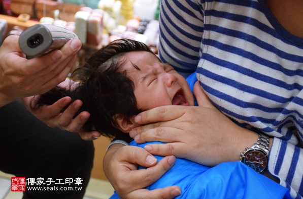 剃胎毛、滿月剃頭、嬰兒剃頭、嬰兒理髮、嬰兒剃髮、嬰兒剃胎毛、嬰兒滿月剃頭、寶寶剃頭、剃胎毛儀式、剃胎毛吉祥話、滿月剃頭儀式、滿月剃頭吉祥話、寶寶剃胎毛、寶寶滿月剃頭理髮、新北永和區剃胎毛、新北永和區滿月剃頭、新北永和區嬰兒剃頭剃胎毛、新北永和區嬰兒理髮、新北永和區嬰兒剃髮、朱寶寶(新北永和區嬰兒寶寶滿月剃頭理髮、免費嬰兒剃胎毛儀式吉祥話)。中國風會場，爸媽寶貝免費穿「日中韓」古裝禮服。專業拍照、DVD光碟、證書。★購買「臍帶章、肚臍章、胎毛筆刷印章」贈送：剃頭、收涎、抓周，三選一。2016.02.28 照片18