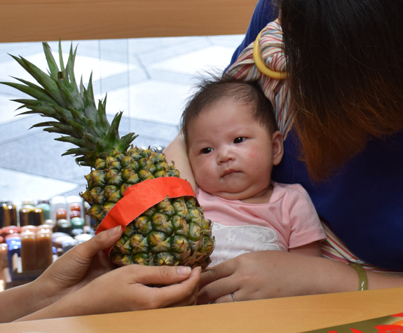 詹寶寶(台中北區嬰兒寶寶滿月剃頭理髮、免費嬰兒剃胎毛儀式吉祥話)。中國風會場，爸媽寶貝免費穿「日中韓」古裝禮服。專業拍照、DVD光碟、證書。★購買「臍帶章、肚臍章、胎毛筆刷印章」贈送：剃頭、收涎、抓周，三選一。 2015.06.14 照片13