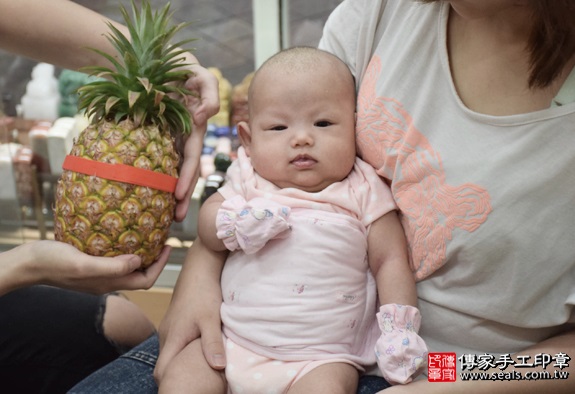 剃胎毛、滿月剃頭、嬰兒剃頭、嬰兒理髮、嬰兒剃髮、嬰兒剃胎毛、嬰兒滿月剃頭、寶寶剃頭、剃胎毛儀式、剃胎毛吉祥話、滿月剃頭儀式、滿月剃頭吉祥話、寶寶剃胎毛、寶寶滿月剃頭理髮、新北永和區剃胎毛、新北永和區滿月剃頭、新北永和區嬰兒剃頭剃胎毛、新北永和區嬰兒理髮、新北永和區嬰兒剃髮、林寶寶(新北永和區嬰兒寶寶滿月剃頭理髮、免費嬰兒剃胎毛儀式吉祥話)。中國風會場，爸媽寶貝免費穿「日中韓」古裝禮服。專業拍照、DVD光碟、證書。★購買「臍帶章、肚臍章、胎毛筆刷印章」贈送：剃頭、收涎、抓周，三選一。2016.04.30  照片10