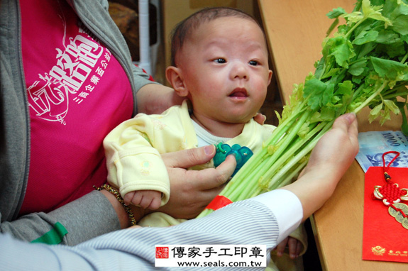 高寶寶(新北市永和區嬰兒寶寶滿月剃頭理髮、免費嬰兒剃胎毛儀式吉祥話)。中國風會場，爸媽寶貝免費穿「日中韓」古裝禮服。專業拍照、DVD光碟、證書。★購買「臍帶章、肚臍章、胎毛筆刷印章」贈送：剃頭、收涎、抓周，三選一。 2014.04.04 照片9