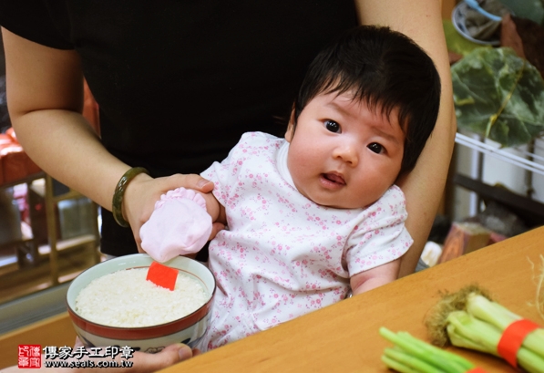 剃胎毛、滿月剃頭、嬰兒剃頭、嬰兒理髮、嬰兒剃髮、嬰兒剃胎毛、嬰兒滿月剃頭、寶寶剃頭、剃胎毛儀式、剃胎毛吉祥話、滿月剃頭儀式、滿月剃頭吉祥話、寶寶剃胎毛、寶寶滿月剃頭理髮、新北永和區剃胎毛、新北永和區滿月剃頭、新北永和區嬰兒剃頭剃胎毛、新北永和區嬰兒理髮、新北永和區嬰兒剃髮、孫寶寶(新北永和區嬰兒寶寶滿月剃頭理髮、免費嬰兒剃胎毛儀式吉祥話)。中國風會場，爸媽寶貝免費穿「日中韓」古裝禮服。專業拍照、DVD光碟、證書。★購買「臍帶章、肚臍章、胎毛筆刷印章」贈送：剃頭、收涎、抓周，三選一。2016.05.22  照片6