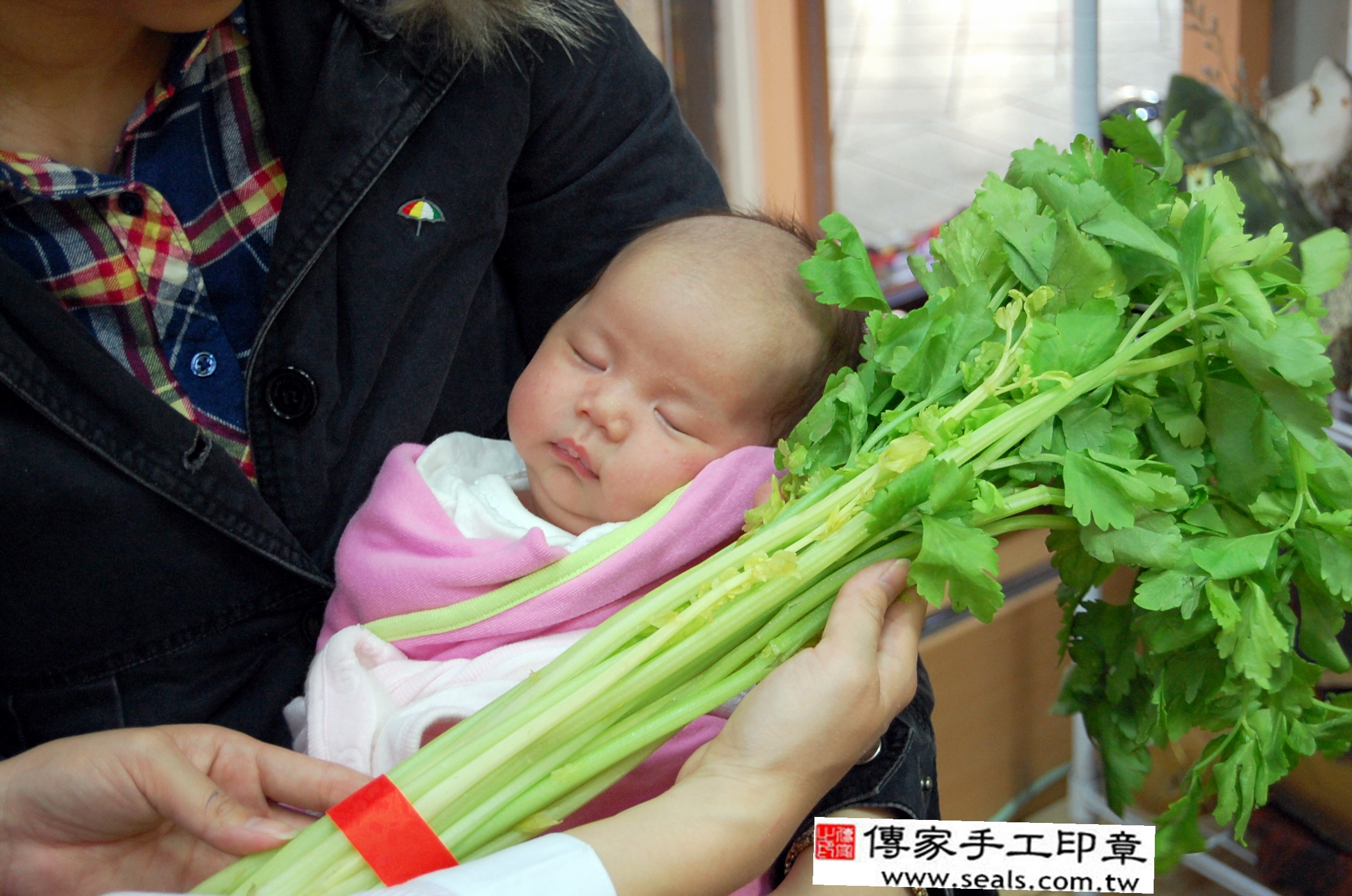 林寶寶(新北市永和區嬰兒寶寶滿月剃頭理髮、免費嬰兒剃胎毛儀式吉祥話)。中國風會場，爸媽寶貝免費穿「日中韓」古裝禮服。專業拍照、DVD光碟、證書。★購買「臍帶章、肚臍章、胎毛筆刷印章」贈送：剃頭、收涎、抓周，三選一。  2014.04.10 照片12