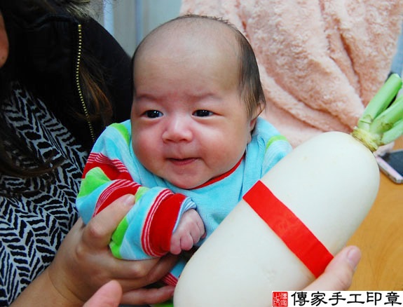 葛寶寶(新北永和區嬰兒寶寶滿月剃頭理髮、免費嬰兒剃胎毛儀式吉祥話)。中國風會場，爸媽寶貝免費穿「日中韓」古裝禮服。專業拍照、DVD光碟、證書。★購買「臍帶章、肚臍章、胎毛筆刷印章」贈送：剃頭、收涎、抓周，三選一。 2015.01.14 照片8