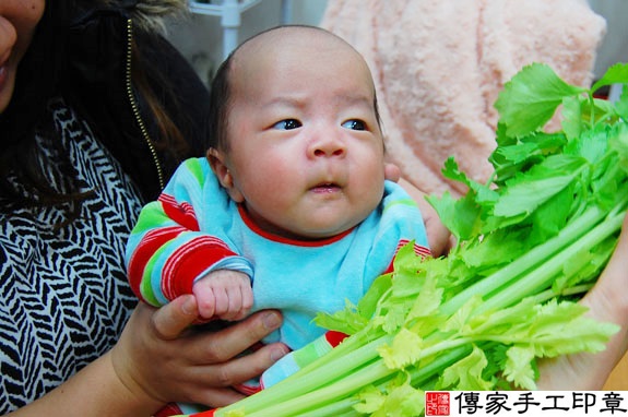 葛寶寶(新北永和區嬰兒寶寶滿月剃頭理髮、免費嬰兒剃胎毛儀式吉祥話)。中國風會場，爸媽寶貝免費穿「日中韓」古裝禮服。專業拍照、DVD光碟、證書。★購買「臍帶章、肚臍章、胎毛筆刷印章」贈送：剃頭、收涎、抓周，三選一。 2015.01.14 照片11