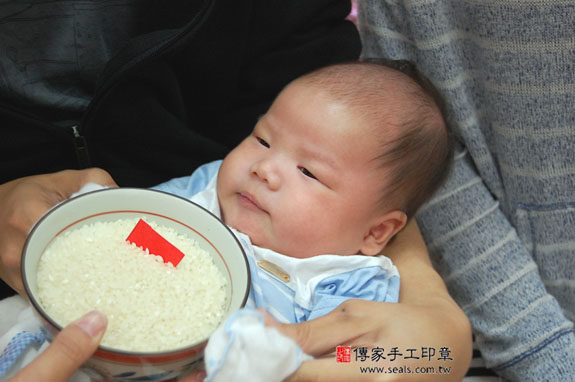 陳寶寶(新北市永和區嬰兒寶寶滿月剃頭理髮、免費嬰兒剃胎毛儀式吉祥話)。中國風會場，爸媽寶貝免費穿「日中韓」古裝禮服。專業拍照、DVD光碟、證書。★購買「臍帶章、肚臍章、胎毛筆刷印章」贈送：剃頭、收涎、抓周，三選一。  2014.05.03 照片5