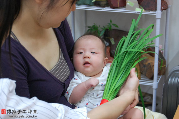 郭寶寶(新北市永和區嬰兒寶寶滿月剃頭理髮、免費嬰兒剃胎毛儀式吉祥話)。中國風會場，爸媽寶貝免費穿「日中韓」古裝禮服。專業拍照、DVD光碟、證書。★購買「臍帶章、肚臍章、胎毛筆刷印章」贈送：剃頭、收涎、抓周，三選一。 2014.05.16 照片10