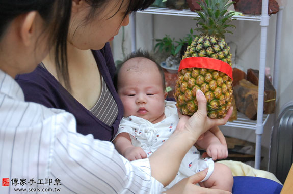 郭寶寶(新北市永和區嬰兒寶寶滿月剃頭理髮、免費嬰兒剃胎毛儀式吉祥話)。中國風會場，爸媽寶貝免費穿「日中韓」古裝禮服。專業拍照、DVD光碟、證書。★購買「臍帶章、肚臍章、胎毛筆刷印章」贈送：剃頭、收涎、抓周，三選一。 2014.05.16 照片14