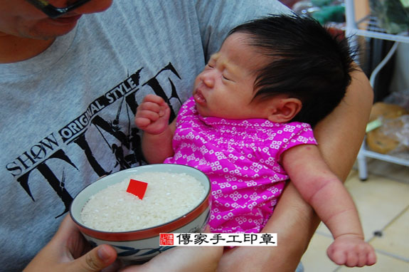 蔡寶寶(新北永和區嬰兒寶寶滿月剃頭理髮、免費嬰兒剃胎毛儀式吉祥話)。中國風會場，爸媽寶貝免費穿「日中韓」古裝禮服。專業拍照、DVD光碟、證書。★購買「臍帶章、肚臍章、胎毛筆刷印章」贈送：剃頭、收涎、抓周，三選一。 2015.08.22 照片6