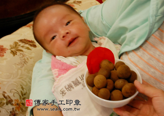 陳寶寶(新北三重區到府嬰兒寶寶滿月剃頭理髮、免費到府嬰兒剃胎毛儀式吉祥話)。到府剃頭剃胎毛主持、專業拍照、DVD光碟、證書。★購買「臍帶章、肚臍章、胎毛筆刷印章」贈送：剃頭、收涎、抓周，三選一。2014.05.21 照片3