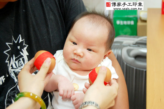 姚寶寶(新北市永和區嬰兒寶寶滿月剃頭理髮、免費嬰兒剃胎毛儀式吉祥話)。中國風會場，爸媽寶貝免費穿「日中韓」古裝禮服。專業拍照、DVD光碟、證書。★購買「臍帶章、肚臍章、胎毛筆刷印章」贈送：剃頭、收涎、抓周，三選一。 2014.06.26 照片3