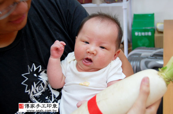 姚寶寶(新北市永和區嬰兒寶寶滿月剃頭理髮、免費嬰兒剃胎毛儀式吉祥話)。中國風會場，爸媽寶貝免費穿「日中韓」古裝禮服。專業拍照、DVD光碟、證書。★購買「臍帶章、肚臍章、胎毛筆刷印章」贈送：剃頭、收涎、抓周，三選一。 2014.06.26 照片12