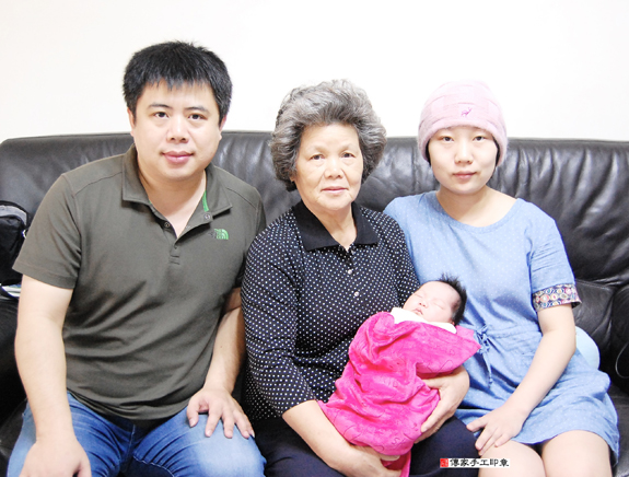 林寶寶(新北永和區到府嬰兒寶寶滿月剃頭理髮、免費到府嬰兒剃胎毛儀式吉祥話)。到府剃頭剃胎毛主持、專業拍照、DVD光碟、證書。★購買「臍帶章、肚臍章、胎毛筆刷印章」贈送：剃頭、收涎、抓周，三選一。2015.11.29 照片2