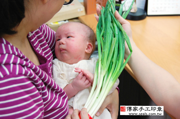 陳寶寶(新北市永和區嬰兒寶寶滿月剃頭理髮、免費嬰兒剃胎毛儀式吉祥話)。中國風會場，爸媽寶貝免費穿「日中韓」古裝禮服。專業拍照、DVD光碟、證書。★購買「臍帶章、肚臍章、胎毛筆刷印章」贈送：剃頭、收涎、抓周，三選一。 2014.03.29 照片8