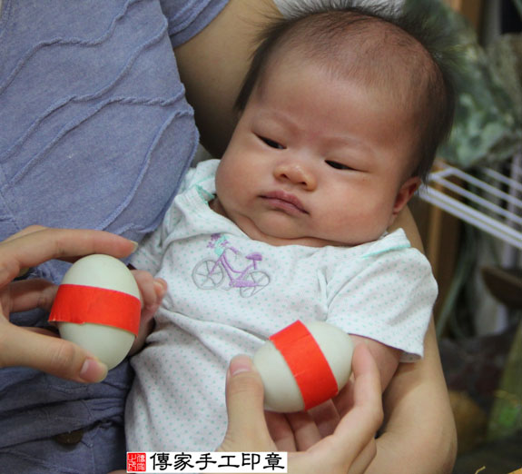 陳寶寶(新北永和區嬰兒寶寶滿月剃頭理髮、免費嬰兒剃胎毛儀式吉祥話)。中國風會場，爸媽寶貝免費穿「日中韓」古裝禮服。專業拍照、DVD光碟、證書。★購買「臍帶章、肚臍章、胎毛筆刷印章」贈送：剃頭、收涎、抓周，三選一。 2014.09.02 照片6