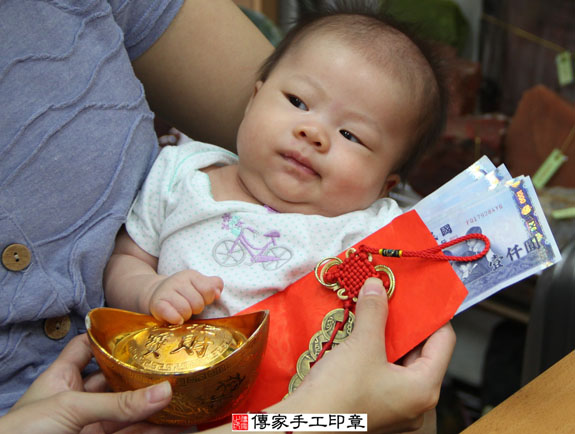 陳寶寶(新北永和區嬰兒寶寶滿月剃頭理髮、免費嬰兒剃胎毛儀式吉祥話)。中國風會場，爸媽寶貝免費穿「日中韓」古裝禮服。專業拍照、DVD光碟、證書。★購買「臍帶章、肚臍章、胎毛筆刷印章」贈送：剃頭、收涎、抓周，三選一。 2014.09.02 照片18