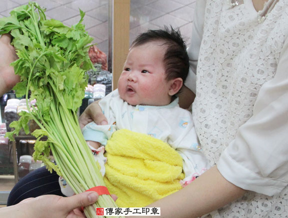 廖寶寶(新北永和區嬰兒寶寶滿月剃頭理髮、免費嬰兒剃胎毛儀式吉祥話)。中國風會場，爸媽寶貝免費穿「日中韓」古裝禮服。專業拍照、DVD光碟、證書。★購買「臍帶章、肚臍章、胎毛筆刷印章」贈送：剃頭、收涎、抓周，三選一。 2015.06.27 照片11