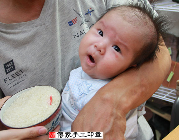 李寶寶(新北永和區嬰兒寶寶滿月剃頭理髮、免費嬰兒剃胎毛儀式吉祥話)。中國風會場，爸媽寶貝免費穿「日中韓」古裝禮服。專業拍照、DVD光碟、證書。★購買「臍帶章、肚臍章、胎毛筆刷印章」贈送：剃頭、收涎、抓周，三選一。 2014.09.15 照片6