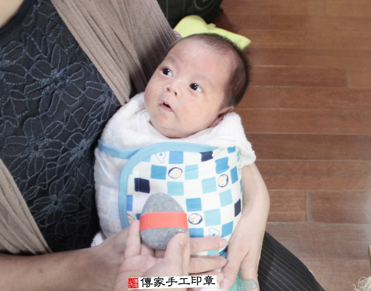 莊寶寶(桃園大園區到府嬰兒寶寶滿月剃頭理髮、免費到府嬰兒剃胎毛儀式吉祥話)。到府剃頭剃胎毛主持、專業拍照、DVD光碟、證書。★購買「臍帶章、肚臍章、胎毛筆刷印章」贈送：剃頭、收涎、抓周，三選一。2015.11.12 照片4
