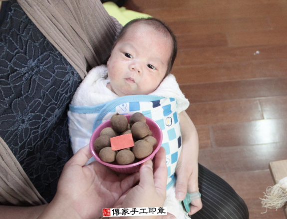 莊寶寶(桃園大園區到府嬰兒寶寶滿月剃頭理髮、免費到府嬰兒剃胎毛儀式吉祥話)。到府剃頭剃胎毛主持、專業拍照、DVD光碟、證書。★購買「臍帶章、肚臍章、胎毛筆刷印章」贈送：剃頭、收涎、抓周，三選一。2015.11.12 照片6