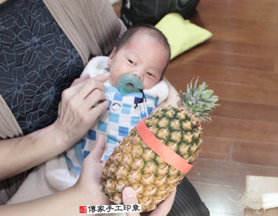 莊寶寶(桃園大園區到府嬰兒寶寶滿月剃頭理髮、免費到府嬰兒剃胎毛儀式吉祥話)。到府剃頭剃胎毛主持、專業拍照、DVD光碟、證書。★購買「臍帶章、肚臍章、胎毛筆刷印章」贈送：剃頭、收涎、抓周，三選一。2015.11.12 照片11