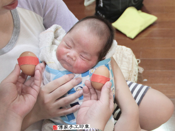 莊寶寶(桃園大園區到府嬰兒寶寶滿月剃頭理髮、免費到府嬰兒剃胎毛儀式吉祥話)。到府剃頭剃胎毛主持、專業拍照、DVD光碟、證書。★購買「臍帶章、肚臍章、胎毛筆刷印章」贈送：剃頭、收涎、抓周，三選一。2015.11.12 照片2