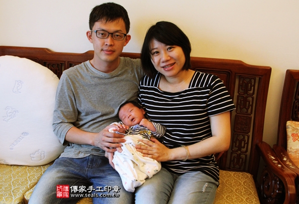 剃胎毛、滿月剃頭、嬰兒剃頭、嬰兒理髮、嬰兒剃髮、嬰兒剃胎毛、嬰兒滿月剃頭、寶寶剃頭、剃胎毛儀式、剃胎毛吉祥話、滿月剃頭儀式、滿月剃頭吉祥話、寶寶剃胎毛、寶寶滿月剃頭理髮、 新北五股區剃胎毛、新北五股區滿月剃頭、 新北五股區嬰兒剃頭剃胎毛、新北五股區嬰兒理髮、新北五股區嬰兒剃髮、曾寶寶(新北五股區到府嬰兒寶寶滿月剃頭理髮、免費到府嬰兒剃胎毛儀式吉祥話)。到府剃頭剃胎毛主持、專業拍照、DVD光碟、證書。★購買「臍帶章、肚臍章、胎毛筆刷印章」贈送：剃頭、收涎、抓周，三選一。2016.04.11  照片2