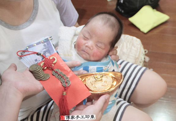 莊寶寶(桃園大園區到府嬰兒寶寶滿月剃頭理髮、免費到府嬰兒剃胎毛儀式吉祥話)。到府剃頭剃胎毛主持、專業拍照、DVD光碟、證書。★購買「臍帶章、肚臍章、胎毛筆刷印章」贈送：剃頭、收涎、抓周，三選一。2015.11.12 照片14
