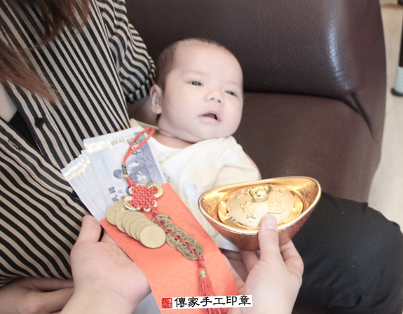 張寶寶(台北大同區到府嬰兒寶寶滿月剃頭理髮、免費到府嬰兒剃胎毛儀式吉祥話)。到府剃頭剃胎毛主持、專業拍照、DVD光碟、證書。★購買「臍帶章、肚臍章、胎毛筆刷印章」贈送：剃頭、收涎、抓周，三選一。2015.11.14 照片15