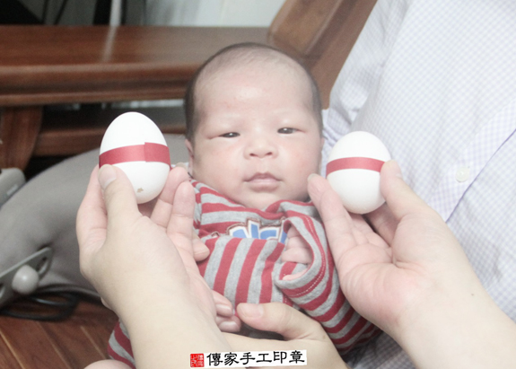 呂寶寶(新北汐止區到府嬰兒寶寶滿月剃頭理髮、免費到府嬰兒剃胎毛儀式吉祥話)。到府剃頭剃胎毛主持、專業拍照、DVD光碟、證書。★購買「臍帶章、肚臍章、胎毛筆刷印章」贈送：剃頭、收涎、抓周，三選一。2015.11.14 照片3