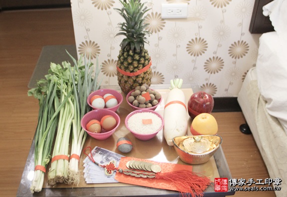 剃胎毛、滿月剃頭、嬰兒剃頭、嬰兒理髮、嬰兒剃髮、嬰兒剃胎毛、嬰兒滿月剃頭、寶寶剃頭、剃胎毛儀式、剃胎毛吉祥話、滿月剃頭儀式、滿月剃頭吉祥話、寶寶剃胎毛、寶寶滿月剃頭理髮、 台北市大直區剃胎毛、台北市大直區滿月剃頭、 台北市大直區嬰兒剃頭剃胎毛、台北市大直區嬰兒理髮、台北市大直區嬰兒剃髮、劉寶寶(台北市大直區到府嬰兒寶寶滿月剃頭理髮、免費到府嬰兒剃胎毛儀式吉祥話)。到府剃頭剃胎毛主持、專業拍照、DVD光碟、證書。★購買「臍帶章、肚臍章、胎毛筆刷印章」贈送：剃頭、收涎、抓周，三選一。2016.06.02  照片1