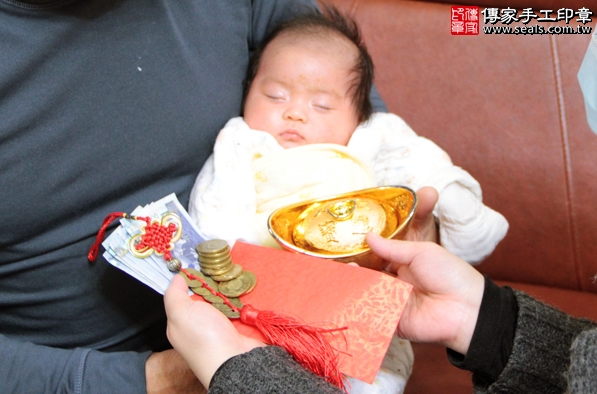 剃胎毛、滿月剃頭、嬰兒剃頭、嬰兒理髮、嬰兒剃髮、嬰兒剃胎毛、嬰兒滿月剃頭、寶寶剃頭、剃胎毛儀式、剃胎毛吉祥話、滿月剃頭儀式、滿月剃頭吉祥話、寶寶剃胎毛、寶寶滿月剃頭理髮、 台北內湖區剃胎毛、台北內湖區滿月剃頭、 台北內湖區嬰兒剃頭剃胎毛、台北內湖區嬰兒理髮、台北內湖區嬰兒剃髮、呂寶寶們(台北內湖區到府嬰兒寶寶滿月剃頭理髮、免費到府嬰兒剃胎毛儀式吉祥話)。到府剃頭剃胎毛主持、專業拍照、DVD光碟、證書。★購買「臍帶章、肚臍章、胎毛筆刷印章」贈送：剃頭、收涎、抓周，三選一。2016.02.28 照片28