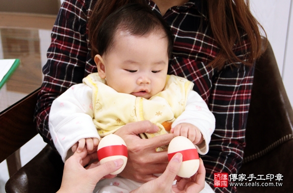 剃胎毛、滿月剃頭、嬰兒剃頭、嬰兒理髮、嬰兒剃髮、嬰兒剃胎毛、嬰兒滿月剃頭、寶寶剃頭、剃胎毛儀式、剃胎毛吉祥話、滿月剃頭儀式、滿月剃頭吉祥話、寶寶剃胎毛、寶寶滿月剃頭理髮、 新北林口區剃胎毛、新北林口區滿月剃頭、 新北林口區嬰兒剃頭剃胎毛、新北林口區嬰兒理髮、新北林口區嬰兒剃髮、王寶寶(新北林口區到府嬰兒寶寶滿月剃頭理髮、免費到府嬰兒剃胎毛儀式吉祥話)。到府剃頭剃胎毛主持、專業拍照、DVD光碟、證書。★購買「臍帶章、肚臍章、胎毛筆刷印章」贈送：剃頭、收涎、抓周，三選一。2016.03.01 照片5