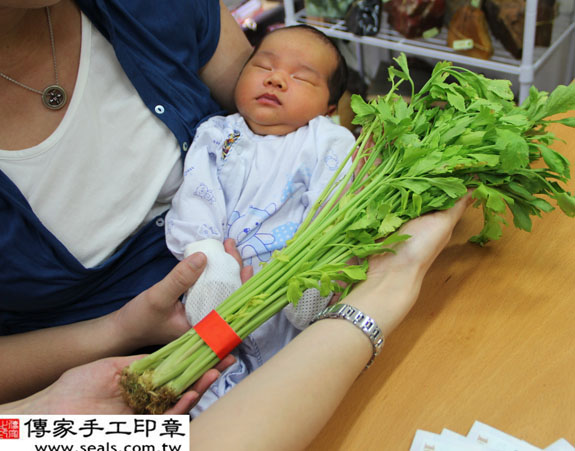 廖寶寶(新北市永和區嬰兒寶寶滿月剃頭理髮、免費嬰兒剃胎毛儀式吉祥話)。中國風會場，爸媽寶貝免費穿「日中韓」古裝禮服。專業拍照、DVD光碟、證書。★購買「臍帶章、肚臍章、胎毛筆刷印章」贈送：剃頭、收涎、抓周，三選一。2014.07.13 照片11