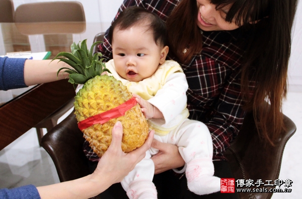 剃胎毛、滿月剃頭、嬰兒剃頭、嬰兒理髮、嬰兒剃髮、嬰兒剃胎毛、嬰兒滿月剃頭、寶寶剃頭、剃胎毛儀式、剃胎毛吉祥話、滿月剃頭儀式、滿月剃頭吉祥話、寶寶剃胎毛、寶寶滿月剃頭理髮、 新北林口區剃胎毛、新北林口區滿月剃頭、 新北林口區嬰兒剃頭剃胎毛、新北林口區嬰兒理髮、新北林口區嬰兒剃髮、王寶寶(新北林口區到府嬰兒寶寶滿月剃頭理髮、免費到府嬰兒剃胎毛儀式吉祥話)。到府剃頭剃胎毛主持、專業拍照、DVD光碟、證書。★購買「臍帶章、肚臍章、胎毛筆刷印章」贈送：剃頭、收涎、抓周，三選一。2016.03.01 照片13