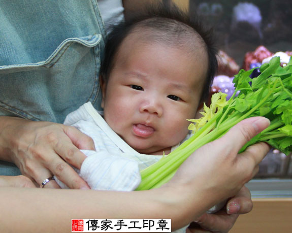 徐寶寶(新北永和區嬰兒寶寶滿月剃頭理髮、免費嬰兒剃胎毛儀式吉祥話)。中國風會場，爸媽寶貝免費穿「日中韓」古裝禮服。專業拍照、DVD光碟、證書。★購買「臍帶章、肚臍章、胎毛筆刷印章」贈送：剃頭、收涎、抓周，三選一。 2014.10.09 照片13