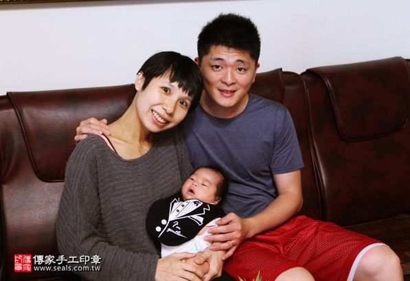 剃胎毛、滿月剃頭、嬰兒剃頭、嬰兒理髮、嬰兒剃髮、嬰兒剃胎毛、嬰兒滿月剃頭、寶寶剃頭、剃胎毛儀式、剃胎毛吉祥話、滿月剃頭儀式、滿月剃頭吉祥話、寶寶剃胎毛、寶寶滿月剃頭理髮、 新北汐止區剃胎毛、新北汐止區滿月剃頭、 新北汐止區嬰兒剃頭剃胎毛、新北汐止區嬰兒理髮、新北汐止區嬰兒剃髮、廖寶寶(新北汐止區到府嬰兒寶寶滿月剃頭理髮、免費到府嬰兒剃胎毛儀式吉祥話)。到府剃頭剃胎毛主持、專業拍照、DVD光碟、證書。★購買「臍帶章、肚臍章、胎毛筆刷印章」贈送：剃頭、收涎、抓周，三選一。2016.05.14  照片2