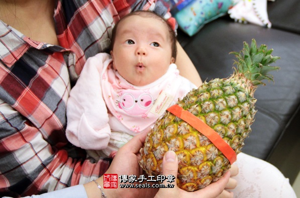 剃胎毛、滿月剃頭、嬰兒剃頭、嬰兒理髮、嬰兒剃髮、嬰兒剃胎毛、嬰兒滿月剃頭、寶寶剃頭、剃胎毛儀式、剃胎毛吉祥話、滿月剃頭儀式、滿月剃頭吉祥話、寶寶剃胎毛、寶寶滿月剃頭理髮、 新北蘆州區剃胎毛、新北蘆州區滿月剃頭、 新北蘆州區嬰兒剃頭剃胎毛、新北蘆州區嬰兒理髮、新北蘆州區嬰兒剃髮、陳寶寶(新北蘆州區到府嬰兒寶寶滿月剃頭理髮、免費到府嬰兒剃胎毛儀式吉祥話)。到府剃頭剃胎毛主持、專業拍照、DVD光碟、證書。★購買「臍帶章、肚臍章、胎毛筆刷印章」贈送：剃頭、收涎、抓周，三選一。2016.02.14 照片16