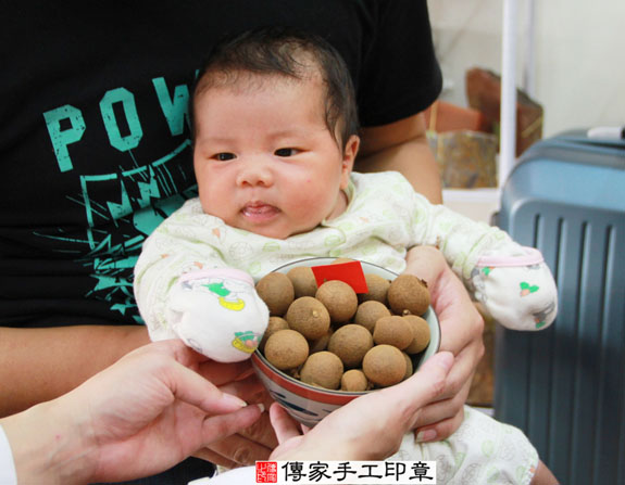 陳寶寶(新北永和區嬰兒寶寶滿月剃頭理髮、免費嬰兒剃胎毛儀式吉祥話)。中國風會場，爸媽寶貝免費穿「日中韓」古裝禮服。專業拍照、DVD光碟、證書。★購買「臍帶章、肚臍章、胎毛筆刷印章」贈送：剃頭、收涎、抓周，三選一。 2014.11.22 照片8