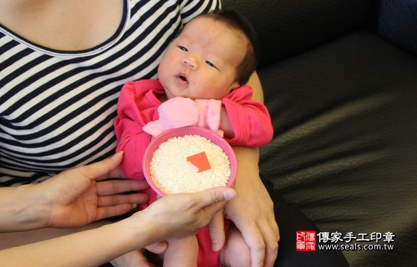 陳寶寶(新北三重區到府嬰兒寶寶滿月剃頭理髮、免費到府嬰兒剃胎毛儀式吉祥話)。到府剃頭剃胎毛主持、專業拍照、DVD光碟、證書。★購買「臍帶章、肚臍章、胎毛筆刷印章」贈送：剃頭、收涎、抓周，三選一。2016.08.01照片7