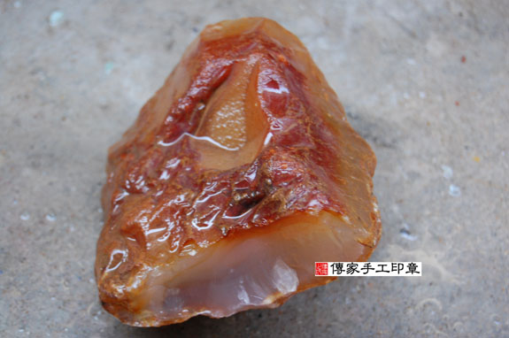 全手工噴砂印章:紅瑪瑙臍帶章實際成品、印章作品分享、紅瑪瑙印章材質介紹。(臍帶印章、肚臍章、肚臍印章,一圓一方)傳家手工印章高雄店。2020.01.02,照片2 全手工噴砂印章:紅瑪瑙臍帶章實際成品、印章作品分享、紅瑪瑙印章材質介紹。(臍帶印章、肚臍章、肚臍印章,一圓一方)傳家手工印章高雄店。2020.01.02,照片2