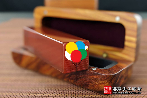 全手工噴砂印章:紅瑪瑙臍帶章實際成品、印章作品分享、紅瑪瑙印章材質介紹。(臍帶印章、肚臍章、肚臍印章,一圓一方)傳家手工印章高雄店。2020.01.02,照片5 全手工噴砂印章:紅瑪瑙臍帶章實際成品、印章作品分享、紅瑪瑙印章材質介紹。(臍帶印章、肚臍章、肚臍印章,一圓一方)傳家手工印章高雄店。2020.01.02,照片5