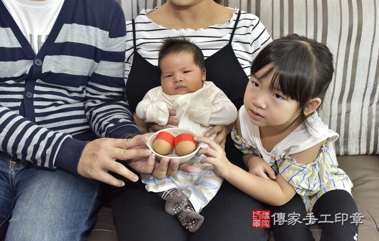 剃胎毛、滿月剃頭、嬰兒剃頭、嬰兒理髮、嬰兒剃髮、嬰兒剃胎毛、嬰兒滿月剃頭、寶寶剃頭、剃胎毛儀式、剃胎毛吉祥話、滿月剃頭儀式、滿月剃頭吉祥話、寶寶剃胎毛、寶寶滿月剃頭理髮、 新北市三峽區剃胎毛、新北市三峽區滿月剃頭、新北市三峽區嬰兒剃頭剃胎毛、新北市三峽區嬰兒理髮、新北市嬰兒剃髮、 胡寶寶(新北市三峽區到府嬰兒寶寶滿月剃頭理髮、到府嬰兒剃胎毛儀式吉祥話)。到府剃頭剃胎毛主持、專業拍照、DVD光碟、證書。★購買「臍帶章、肚臍章、胎毛筆刷印章」贈送:剃頭、收涎、抓周,三選一。2020.10.09照片6 剃胎毛、滿月剃頭、嬰兒剃頭、嬰兒理髮、嬰兒剃髮、嬰兒剃胎毛、嬰兒滿月剃頭、寶寶剃頭、剃胎毛儀式、剃胎毛吉祥話、滿月剃頭儀式、滿月剃頭吉祥話、寶寶剃胎毛、寶寶滿月剃頭理髮、 新北市三峽區剃胎毛、新北市三峽區滿月剃頭、新北市三峽區嬰兒剃頭剃胎毛、新北市三峽區嬰兒理髮、新北市嬰兒剃髮、 胡寶寶(新北市三峽區到府嬰兒寶寶滿月剃頭理髮、到府嬰兒剃胎毛儀式吉祥話)。到府剃頭剃胎毛主持、專業拍照、DVD光碟、證書。★購買「臍帶章、肚臍章、胎毛筆刷印章」贈送:剃頭、收涎、抓周,三選一。2020.10.09照片6