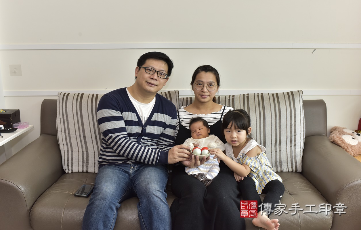 剃胎毛、滿月剃頭、嬰兒剃頭、嬰兒理髮、嬰兒剃髮、嬰兒剃胎毛、嬰兒滿月剃頭、寶寶剃頭、剃胎毛儀式、剃胎毛吉祥話、滿月剃頭儀式、滿月剃頭吉祥話、寶寶剃胎毛、寶寶滿月剃頭理髮、 新北市三峽區剃胎毛、新北市三峽區滿月剃頭、新北市三峽區嬰兒剃頭剃胎毛、新北市三峽區嬰兒理髮、新北市嬰兒剃髮、 胡寶寶(新北市三峽區到府嬰兒寶寶滿月剃頭理髮、到府嬰兒剃胎毛儀式吉祥話)。到府剃頭剃胎毛主持、專業拍照、DVD光碟、證書。★購買「臍帶章、肚臍章、胎毛筆刷印章」贈送:剃頭、收涎、抓周,三選一。2020.10.09照片7 剃胎毛、滿月剃頭、嬰兒剃頭、嬰兒理髮、嬰兒剃髮、嬰兒剃胎毛、嬰兒滿月剃頭、寶寶剃頭、剃胎毛儀式、剃胎毛吉祥話、滿月剃頭儀式、滿月剃頭吉祥話、寶寶剃胎毛、寶寶滿月剃頭理髮、 新北市三峽區剃胎毛、新北市三峽區滿月剃頭、新北市三峽區嬰兒剃頭剃胎毛、新北市三峽區嬰兒理髮、新北市嬰兒剃髮、 胡寶寶(新北市三峽區到府嬰兒寶寶滿月剃頭理髮、到府嬰兒剃胎毛儀式吉祥話)。到府剃頭剃胎毛主持、專業拍照、DVD光碟、證書。★購買「臍帶章、肚臍章、胎毛筆刷印章」贈送:剃頭、收涎、抓周,三選一。2020.10.09照片7