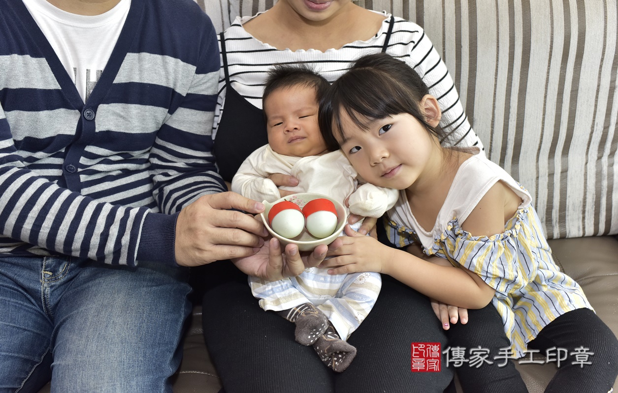 剃胎毛、滿月剃頭、嬰兒剃頭、嬰兒理髮、嬰兒剃髮、嬰兒剃胎毛、嬰兒滿月剃頭、寶寶剃頭、剃胎毛儀式、剃胎毛吉祥話、滿月剃頭儀式、滿月剃頭吉祥話、寶寶剃胎毛、寶寶滿月剃頭理髮、 新北市三峽區剃胎毛、新北市三峽區滿月剃頭、新北市三峽區嬰兒剃頭剃胎毛、新北市三峽區嬰兒理髮、新北市嬰兒剃髮、 胡寶寶(新北市三峽區到府嬰兒寶寶滿月剃頭理髮、到府嬰兒剃胎毛儀式吉祥話)。到府剃頭剃胎毛主持、專業拍照、DVD光碟、證書。★購買「臍帶章、肚臍章、胎毛筆刷印章」贈送:剃頭、收涎、抓周,三選一。2020.10.09照片8 剃胎毛、滿月剃頭、嬰兒剃頭、嬰兒理髮、嬰兒剃髮、嬰兒剃胎毛、嬰兒滿月剃頭、寶寶剃頭、剃胎毛儀式、剃胎毛吉祥話、滿月剃頭儀式、滿月剃頭吉祥話、寶寶剃胎毛、寶寶滿月剃頭理髮、 新北市三峽區剃胎毛、新北市三峽區滿月剃頭、新北市三峽區嬰兒剃頭剃胎毛、新北市三峽區嬰兒理髮、新北市嬰兒剃髮、 胡寶寶(新北市三峽區到府嬰兒寶寶滿月剃頭理髮、到府嬰兒剃胎毛儀式吉祥話)。到府剃頭剃胎毛主持、專業拍照、DVD光碟、證書。★購買「臍帶章、肚臍章、胎毛筆刷印章」贈送:剃頭、收涎、抓周,三選一。2020.10.09照片8