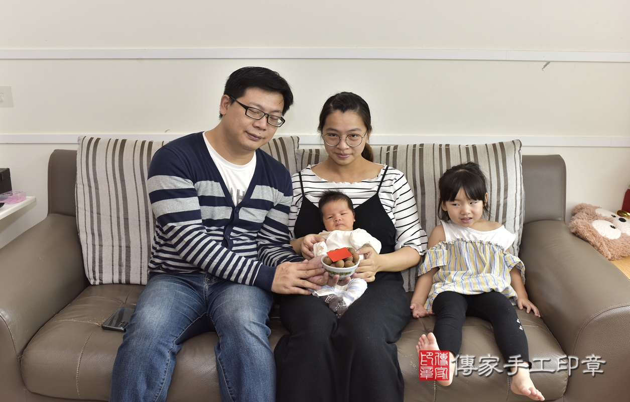 剃胎毛、滿月剃頭、嬰兒剃頭、嬰兒理髮、嬰兒剃髮、嬰兒剃胎毛、嬰兒滿月剃頭、寶寶剃頭、剃胎毛儀式、剃胎毛吉祥話、滿月剃頭儀式、滿月剃頭吉祥話、寶寶剃胎毛、寶寶滿月剃頭理髮、 新北市三峽區剃胎毛、新北市三峽區滿月剃頭、新北市三峽區嬰兒剃頭剃胎毛、新北市三峽區嬰兒理髮、新北市嬰兒剃髮、 胡寶寶(新北市三峽區到府嬰兒寶寶滿月剃頭理髮、到府嬰兒剃胎毛儀式吉祥話)。到府剃頭剃胎毛主持、專業拍照、DVD光碟、證書。★購買「臍帶章、肚臍章、胎毛筆刷印章」贈送:剃頭、收涎、抓周,三選一。2020.10.09照片13 剃胎毛、滿月剃頭、嬰兒剃頭、嬰兒理髮、嬰兒剃髮、嬰兒剃胎毛、嬰兒滿月剃頭、寶寶剃頭、剃胎毛儀式、剃胎毛吉祥話、滿月剃頭儀式、滿月剃頭吉祥話、寶寶剃胎毛、寶寶滿月剃頭理髮、 新北市三峽區剃胎毛、新北市三峽區滿月剃頭、新北市三峽區嬰兒剃頭剃胎毛、新北市三峽區嬰兒理髮、新北市嬰兒剃髮、 胡寶寶(新北市三峽區到府嬰兒寶寶滿月剃頭理髮、到府嬰兒剃胎毛儀式吉祥話)。到府剃頭剃胎毛主持、專業拍照、DVD光碟、證書。★購買「臍帶章、肚臍章、胎毛筆刷印章」贈送:剃頭、收涎、抓周,三選一。2020.10.09照片13