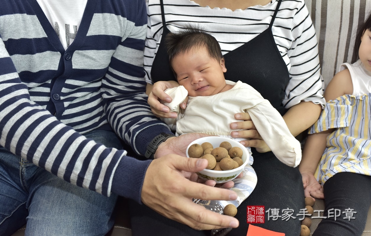 剃胎毛、滿月剃頭、嬰兒剃頭、嬰兒理髮、嬰兒剃髮、嬰兒剃胎毛、嬰兒滿月剃頭、寶寶剃頭、剃胎毛儀式、剃胎毛吉祥話、滿月剃頭儀式、滿月剃頭吉祥話、寶寶剃胎毛、寶寶滿月剃頭理髮、 新北市三峽區剃胎毛、新北市三峽區滿月剃頭、新北市三峽區嬰兒剃頭剃胎毛、新北市三峽區嬰兒理髮、新北市嬰兒剃髮、 胡寶寶(新北市三峽區到府嬰兒寶寶滿月剃頭理髮、到府嬰兒剃胎毛儀式吉祥話)。到府剃頭剃胎毛主持、專業拍照、DVD光碟、證書。★購買「臍帶章、肚臍章、胎毛筆刷印章」贈送:剃頭、收涎、抓周,三選一。2020.10.09照片14 剃胎毛、滿月剃頭、嬰兒剃頭、嬰兒理髮、嬰兒剃髮、嬰兒剃胎毛、嬰兒滿月剃頭、寶寶剃頭、剃胎毛儀式、剃胎毛吉祥話、滿月剃頭儀式、滿月剃頭吉祥話、寶寶剃胎毛、寶寶滿月剃頭理髮、 新北市三峽區剃胎毛、新北市三峽區滿月剃頭、新北市三峽區嬰兒剃頭剃胎毛、新北市三峽區嬰兒理髮、新北市嬰兒剃髮、 胡寶寶(新北市三峽區到府嬰兒寶寶滿月剃頭理髮、到府嬰兒剃胎毛儀式吉祥話)。到府剃頭剃胎毛主持、專業拍照、DVD光碟、證書。★購買「臍帶章、肚臍章、胎毛筆刷印章」贈送:剃頭、收涎、抓周,三選一。2020.10.09照片14