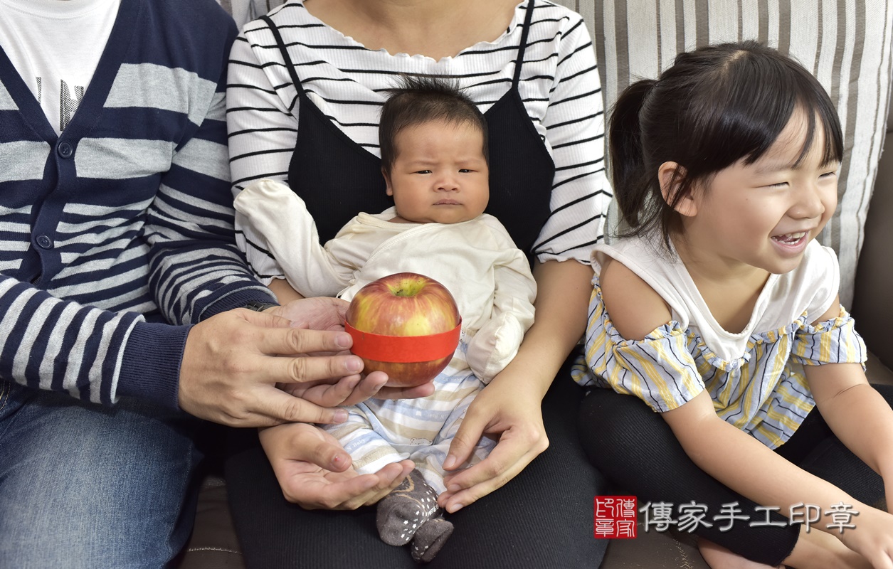 剃胎毛、滿月剃頭、嬰兒剃頭、嬰兒理髮、嬰兒剃髮、嬰兒剃胎毛、嬰兒滿月剃頭、寶寶剃頭、剃胎毛儀式、剃胎毛吉祥話、滿月剃頭儀式、滿月剃頭吉祥話、寶寶剃胎毛、寶寶滿月剃頭理髮、 新北市三峽區剃胎毛、新北市三峽區滿月剃頭、新北市三峽區嬰兒剃頭剃胎毛、新北市三峽區嬰兒理髮、新北市嬰兒剃髮、 胡寶寶(新北市三峽區到府嬰兒寶寶滿月剃頭理髮、到府嬰兒剃胎毛儀式吉祥話)。到府剃頭剃胎毛主持、專業拍照、DVD光碟、證書。★購買「臍帶章、肚臍章、胎毛筆刷印章」贈送:剃頭、收涎、抓周,三選一。2020.10.09照片16 剃胎毛、滿月剃頭、嬰兒剃頭、嬰兒理髮、嬰兒剃髮、嬰兒剃胎毛、嬰兒滿月剃頭、寶寶剃頭、剃胎毛儀式、剃胎毛吉祥話、滿月剃頭儀式、滿月剃頭吉祥話、寶寶剃胎毛、寶寶滿月剃頭理髮、 新北市三峽區剃胎毛、新北市三峽區滿月剃頭、新北市三峽區嬰兒剃頭剃胎毛、新北市三峽區嬰兒理髮、新北市嬰兒剃髮、 胡寶寶(新北市三峽區到府嬰兒寶寶滿月剃頭理髮、到府嬰兒剃胎毛儀式吉祥話)。到府剃頭剃胎毛主持、專業拍照、DVD光碟、證書。★購買「臍帶章、肚臍章、胎毛筆刷印章」贈送:剃頭、收涎、抓周,三選一。2020.10.09照片16