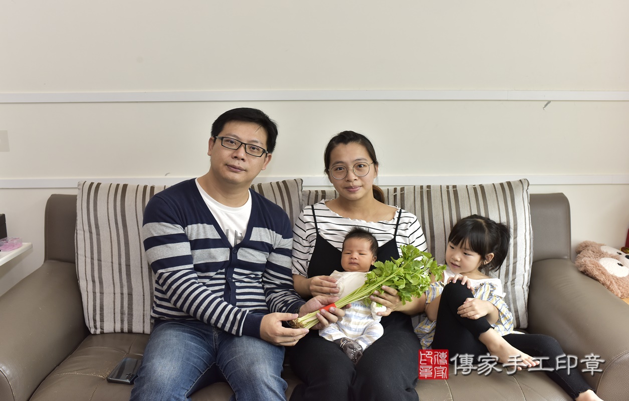 剃胎毛、滿月剃頭、嬰兒剃頭、嬰兒理髮、嬰兒剃髮、嬰兒剃胎毛、嬰兒滿月剃頭、寶寶剃頭、剃胎毛儀式、剃胎毛吉祥話、滿月剃頭儀式、滿月剃頭吉祥話、寶寶剃胎毛、寶寶滿月剃頭理髮、 新北市三峽區剃胎毛、新北市三峽區滿月剃頭、新北市三峽區嬰兒剃頭剃胎毛、新北市三峽區嬰兒理髮、新北市嬰兒剃髮、 胡寶寶(新北市三峽區到府嬰兒寶寶滿月剃頭理髮、到府嬰兒剃胎毛儀式吉祥話)。到府剃頭剃胎毛主持、專業拍照、DVD光碟、證書。★購買「臍帶章、肚臍章、胎毛筆刷印章」贈送:剃頭、收涎、抓周,三選一。2020.10.09照片21 剃胎毛、滿月剃頭、嬰兒剃頭、嬰兒理髮、嬰兒剃髮、嬰兒剃胎毛、嬰兒滿月剃頭、寶寶剃頭、剃胎毛儀式、剃胎毛吉祥話、滿月剃頭儀式、滿月剃頭吉祥話、寶寶剃胎毛、寶寶滿月剃頭理髮、 新北市三峽區剃胎毛、新北市三峽區滿月剃頭、新北市三峽區嬰兒剃頭剃胎毛、新北市三峽區嬰兒理髮、新北市嬰兒剃髮、 胡寶寶(新北市三峽區到府嬰兒寶寶滿月剃頭理髮、到府嬰兒剃胎毛儀式吉祥話)。到府剃頭剃胎毛主持、專業拍照、DVD光碟、證書。★購買「臍帶章、肚臍章、胎毛筆刷印章」贈送:剃頭、收涎、抓周,三選一。2020.10.09照片21